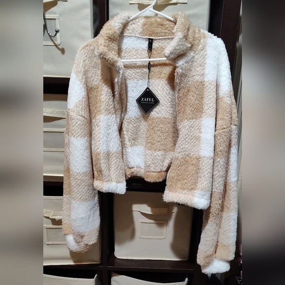 Zaful Cropped teddy coat - Picture 4 of 5